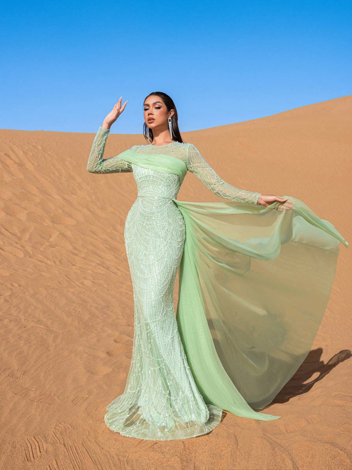 Luxury Tulle Overlay Mermaid Hem Beaded Detail Formal Evening Dress